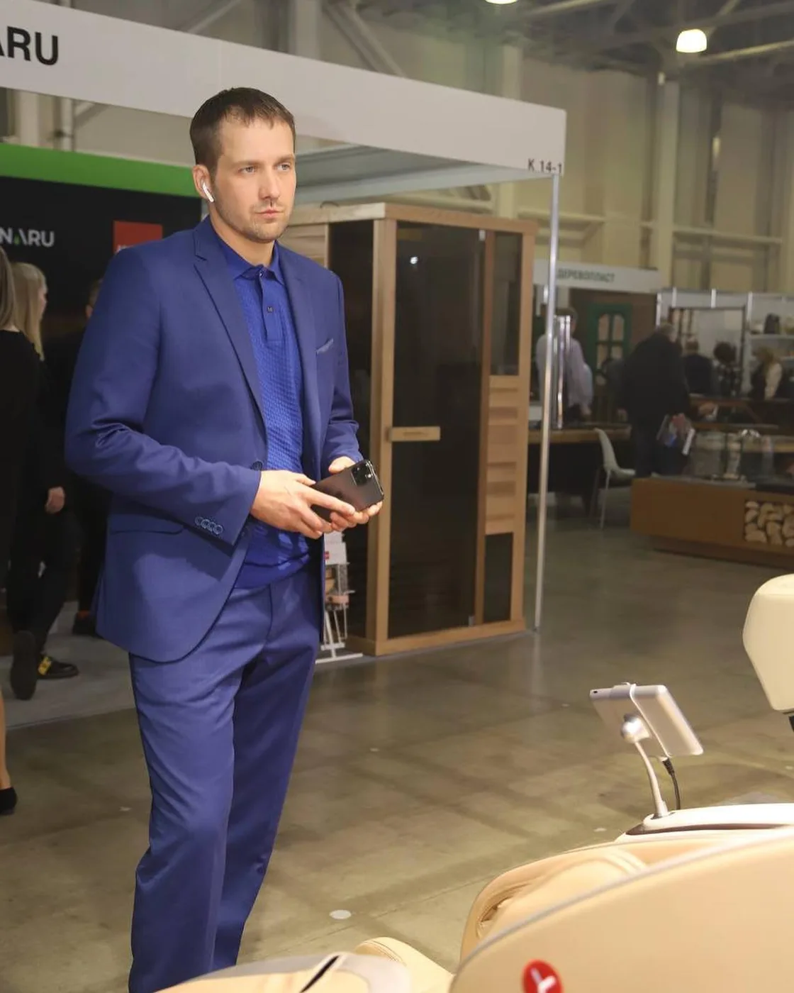 Андрей Шувал на выставке